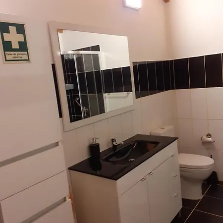 Casa Da Travessa * Santa Cruz das Flores