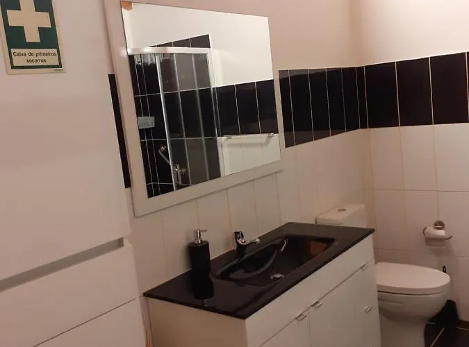 Casa Da Travessa * Santa Cruz das Flores